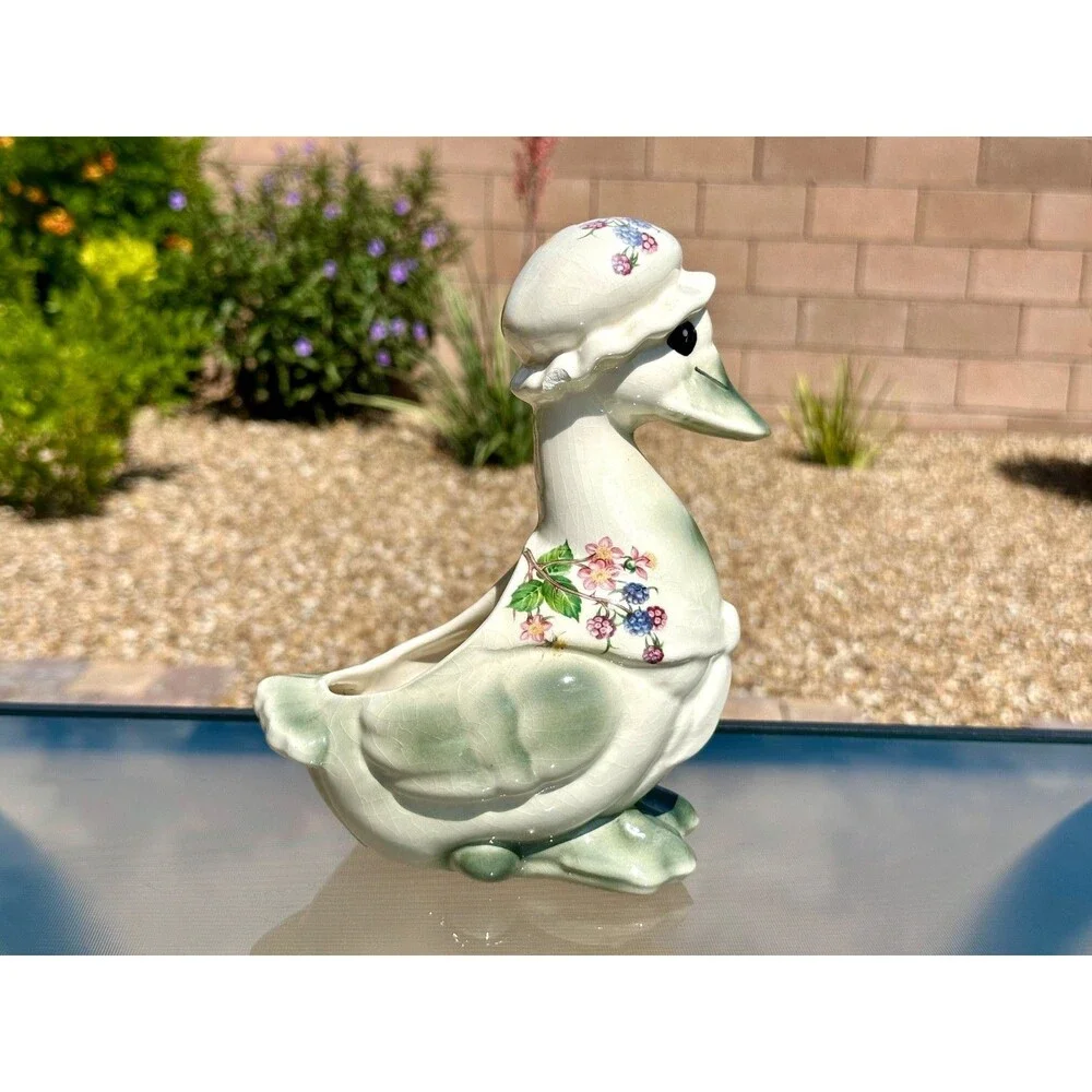 Vtg Mother Goose / Duck Ceramic Planter Vase Cottage Bonnet Scarf Berrys Flowers